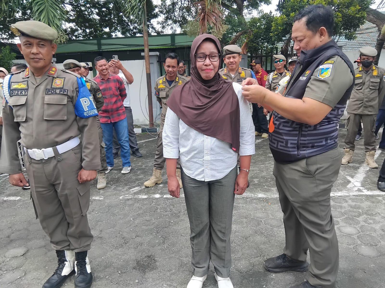 Satpol PP Provinsi Sulawesi Tengah Menurunkan Personel, Dalam Pengamanan Idul fitri di Masjid Baitul Khairaat