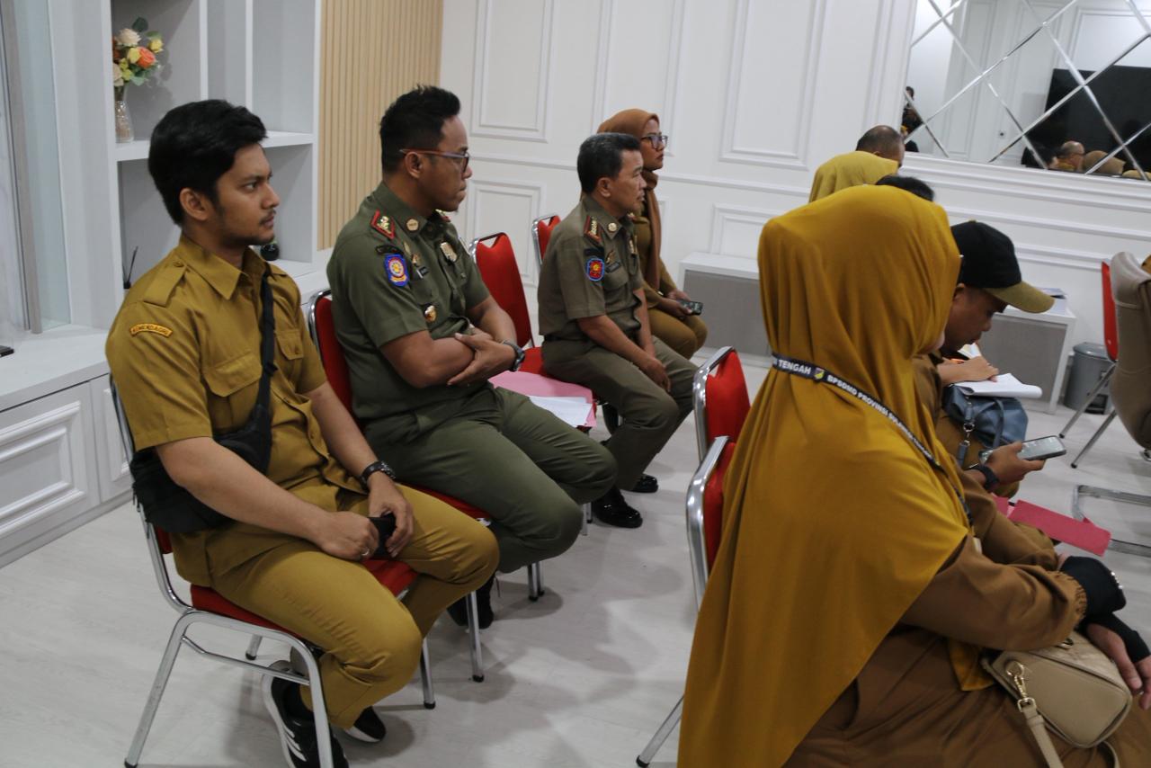 Sekretaris Satpol PP Prov Sulteng Hadiri Rapat Bersama Sekprov Bahas Kebijakan Kepegawaian